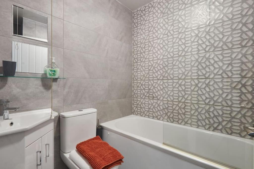 Haw Hill House - Modern 4 Bed Διαμέρισμα Normanton  Εξωτερικό φωτογραφία